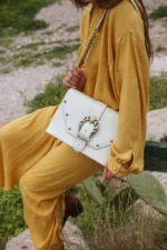 Γυναικεία δερμάτινη τσάντα ώμου BONENDIS Briana Κρεμ - Image 3